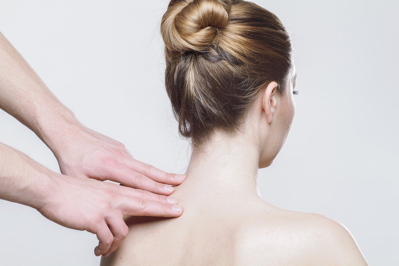 Czy masaż sportowy to to samo co fizjoterapia? 